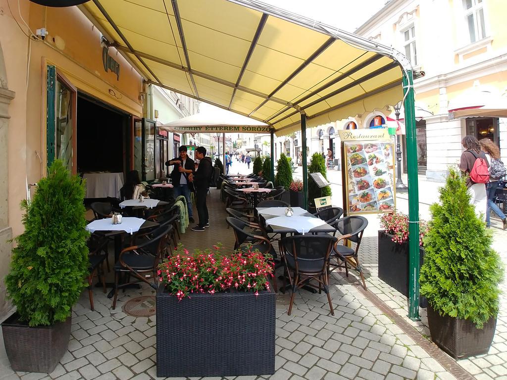Cherry Apartman Eger Extérieur photo